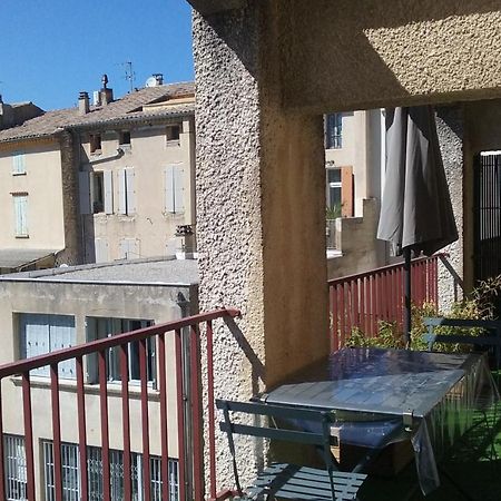 Appartement Climatise Avec Terrasse Au Coeur De Nyons Eksteriør billede