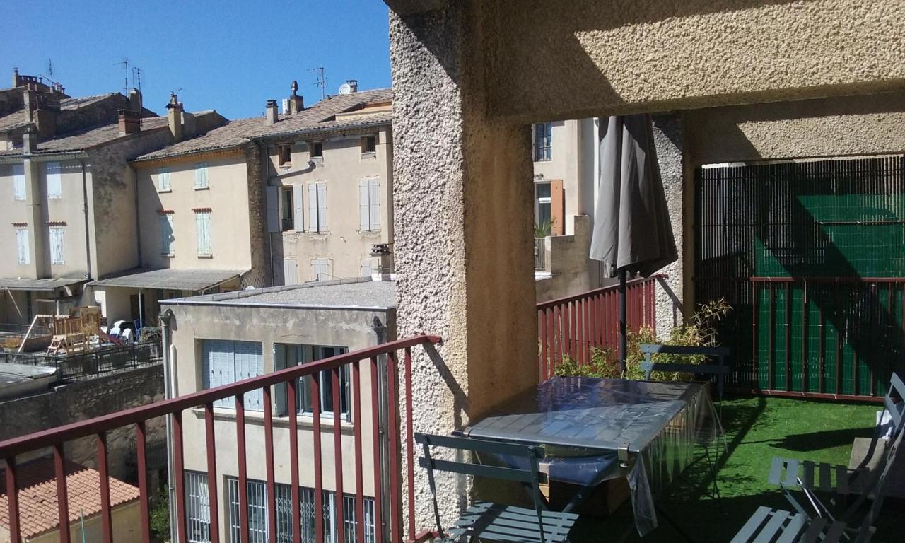 Appartement Climatise Avec Terrasse Au Coeur De Nyons Eksteriør billede